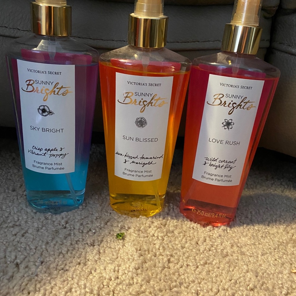 VS body spray. Multiple pics :)